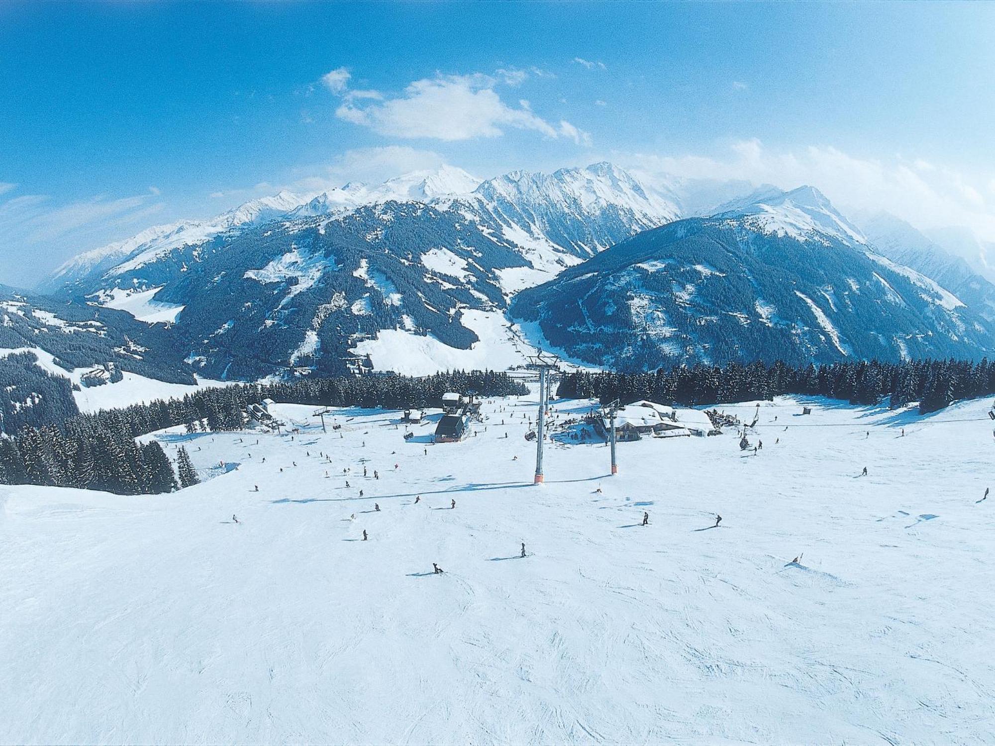 Spacious Holiday Flat Close To The Ski Area Uderns Exterior photo