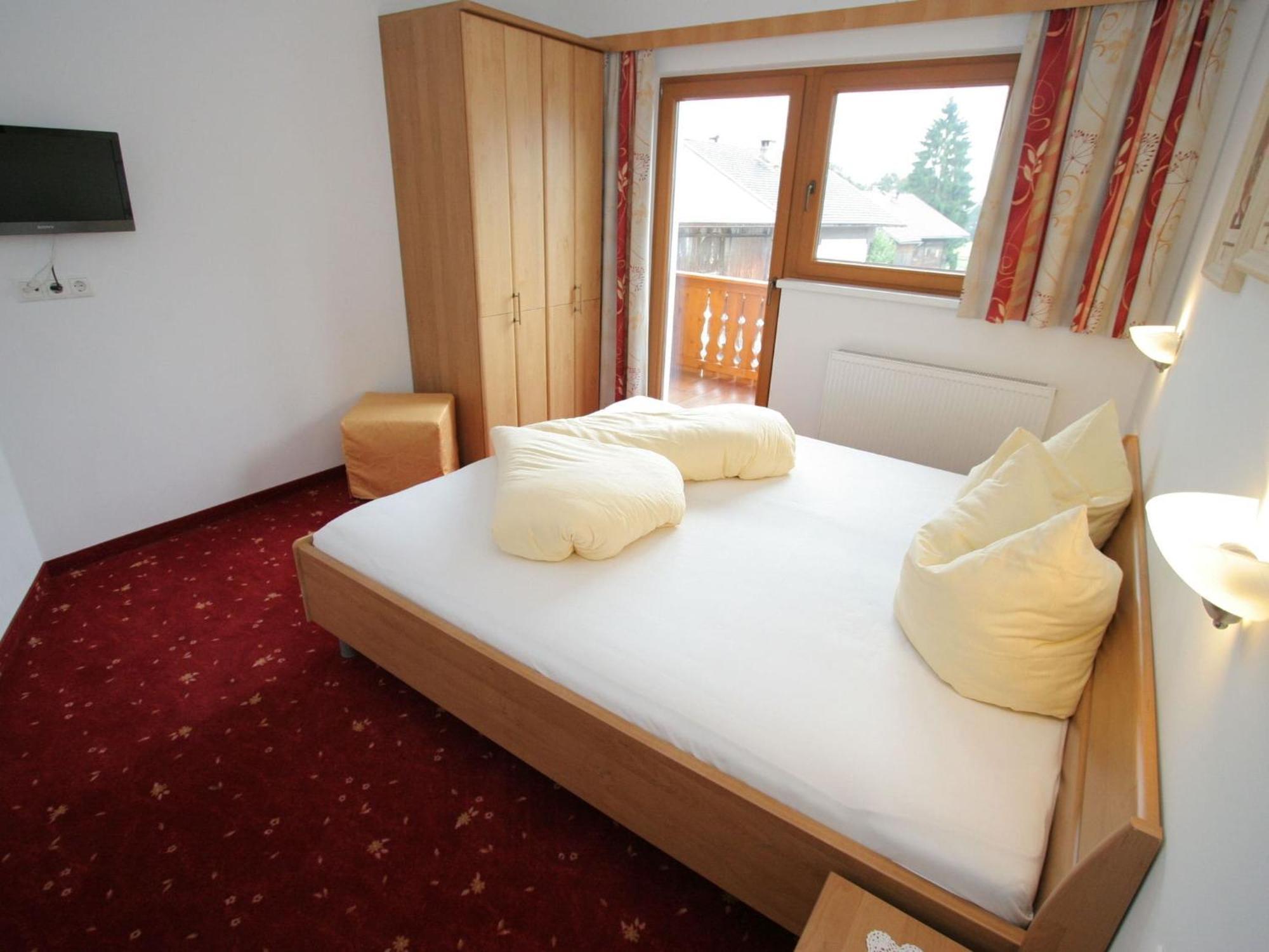 Spacious Holiday Flat Close To The Ski Area Uderns Exterior photo