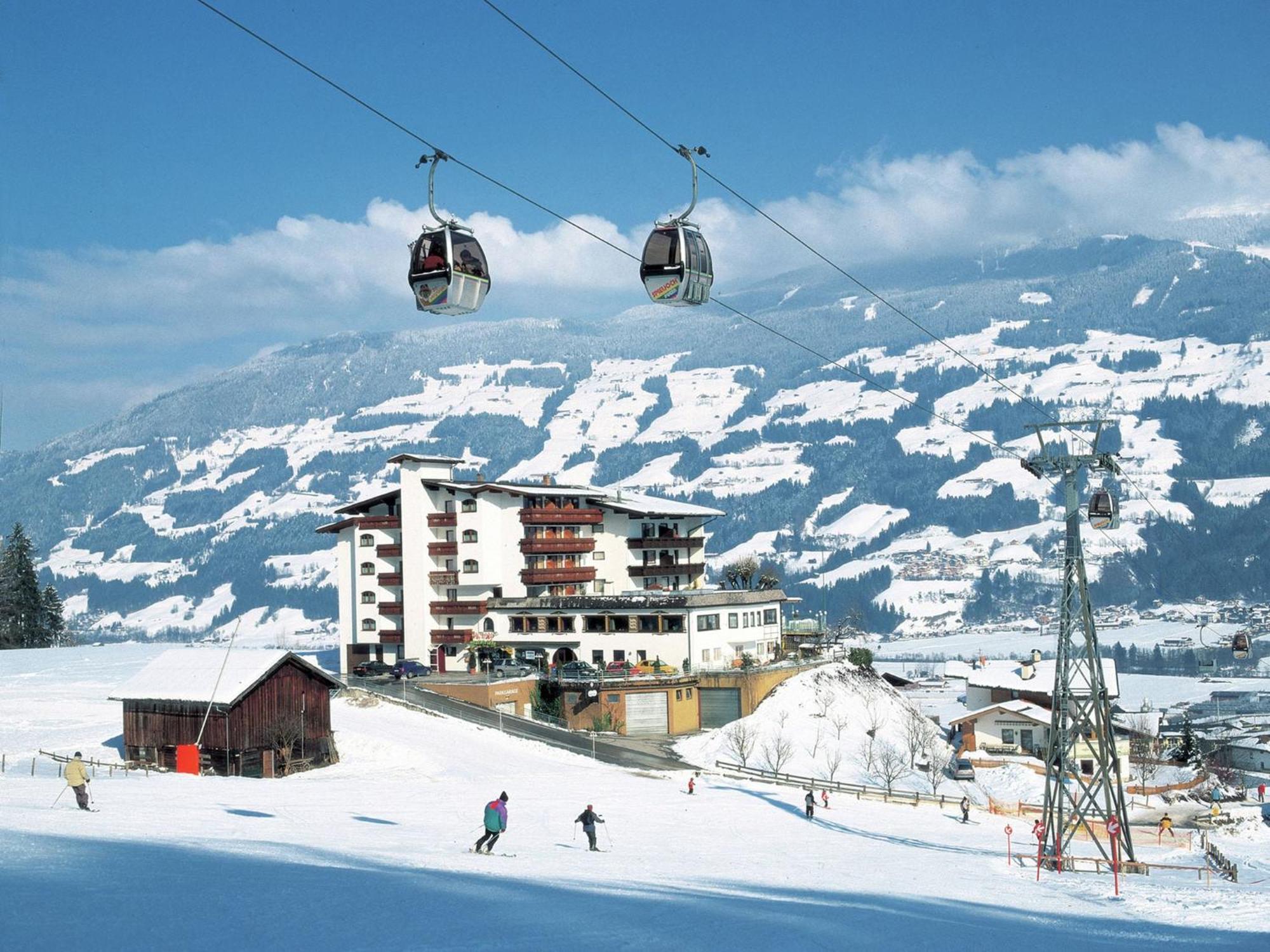 Spacious Holiday Flat Close To The Ski Area Uderns Exterior photo